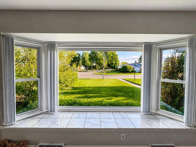8 Steeplechase DRIVE, Racine, WI 53402