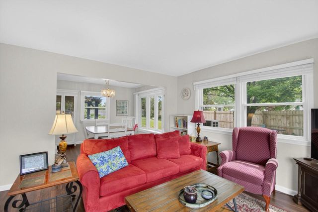 8 Steeplechase DRIVE, Racine, WI 53402