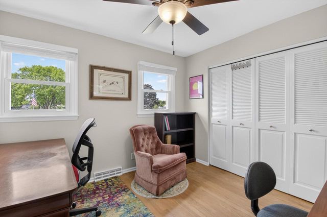 8 Steeplechase DRIVE, Racine, WI 53402