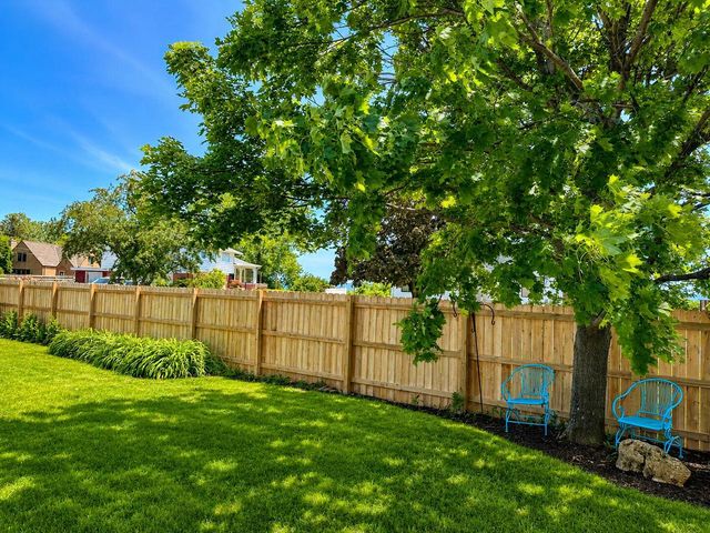 8 Steeplechase DRIVE, Racine, WI 53402
