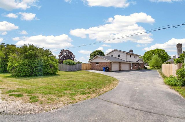 8 Steeplechase DRIVE, Racine, WI 53402