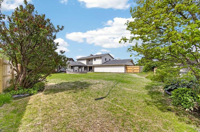 8 Steeplechase DRIVE, Racine, WI 53402