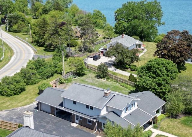 8 Steeplechase DRIVE, Racine, WI 53402