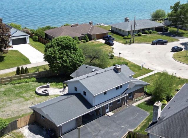 8 Steeplechase DRIVE, Racine, WI 53402