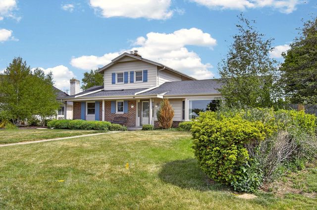 8 Steeplechase DRIVE, Racine, WI 53402