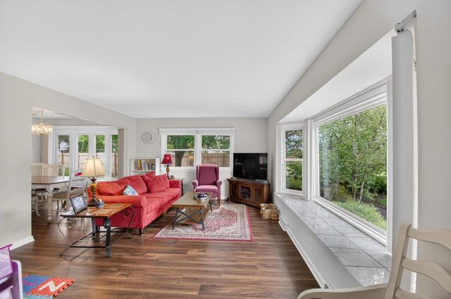 8 Steeplechase DRIVE, Racine, WI 53402