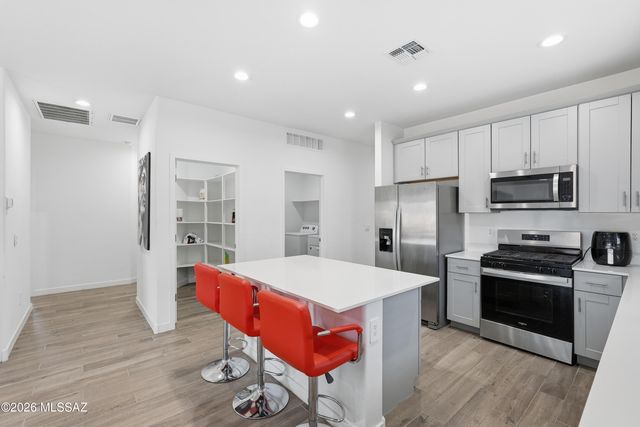 14061 E Crotalus Way, Vail, AZ 85641