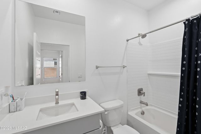 14061 E Crotalus Way, Vail, AZ 85641