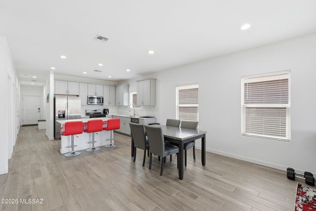 14061 E Crotalus Way, Vail, AZ 85641