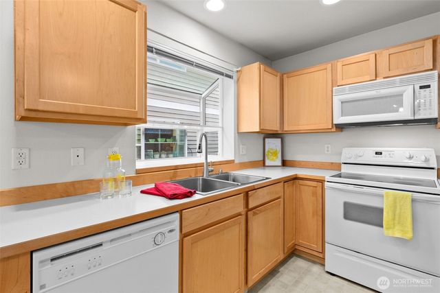 415 Yauger Way NW, Olympia, WA 98502