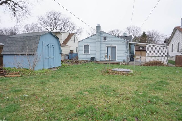 21712 Lakeview Street, St Clair Shores, MI 48080