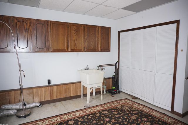 21712 Lakeview Street, St Clair Shores, MI 48080