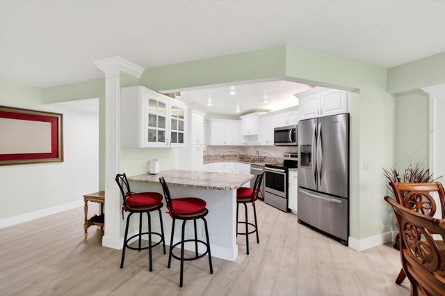 5750 Camino Del Sol 201, Boca Raton, FL 33433