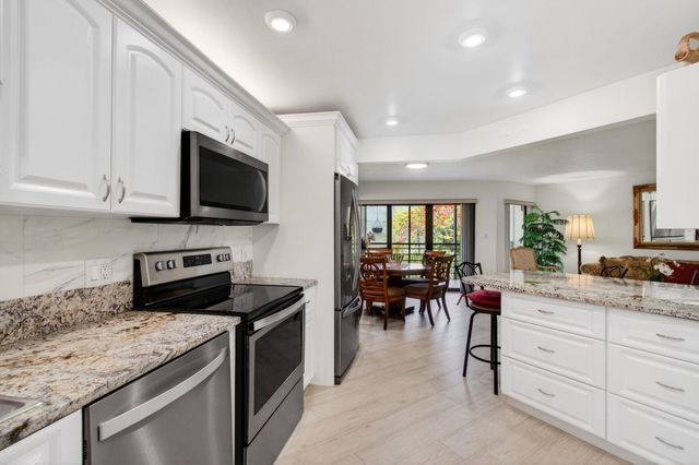 5750 Camino Del Sol 201, Boca Raton, FL 33433