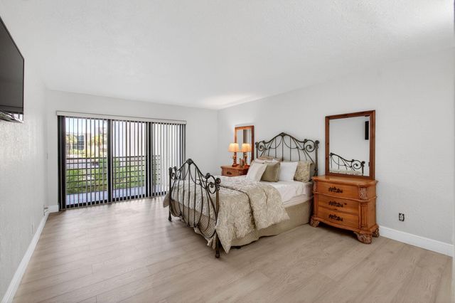 5750 Camino Del Sol 201, Boca Raton, FL 33433