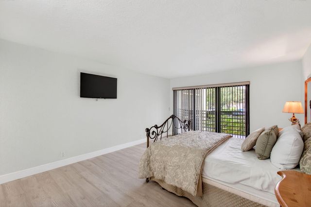 5750 Camino Del Sol 201, Boca Raton, FL 33433