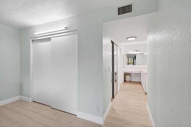 5750 Camino Del Sol 201, Boca Raton, FL 33433