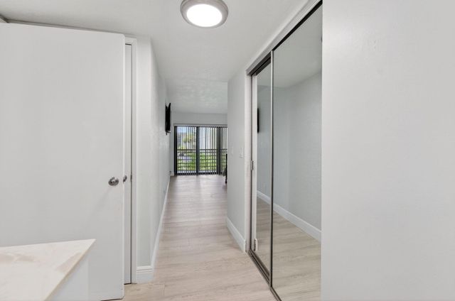 5750 Camino Del Sol 201, Boca Raton, FL 33433