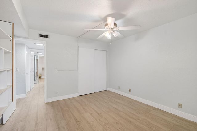 5750 Camino Del Sol 201, Boca Raton, FL 33433