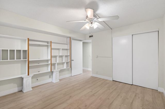 5750 Camino Del Sol 201, Boca Raton, FL 33433