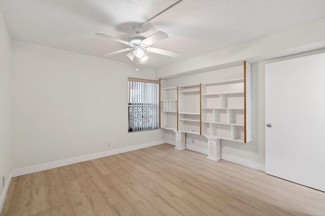 5750 Camino Del Sol 201, Boca Raton, FL 33433