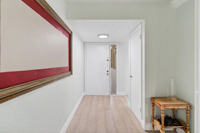5750 Camino Del Sol 201, Boca Raton, FL 33433