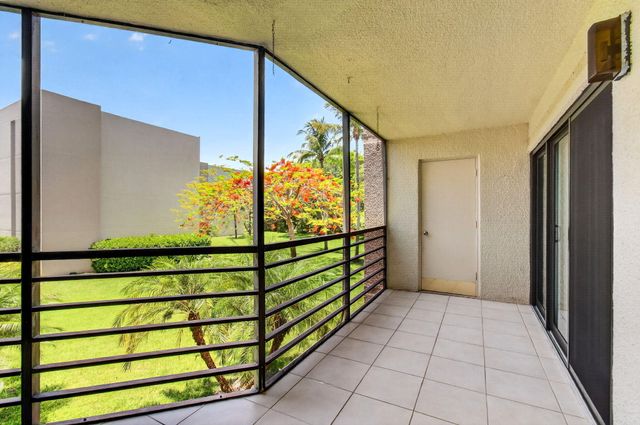 5750 Camino Del Sol 201, Boca Raton, FL 33433