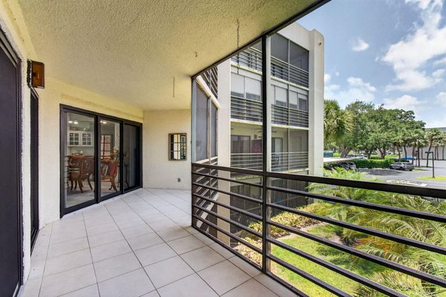 5750 Camino Del Sol 201, Boca Raton, FL 33433