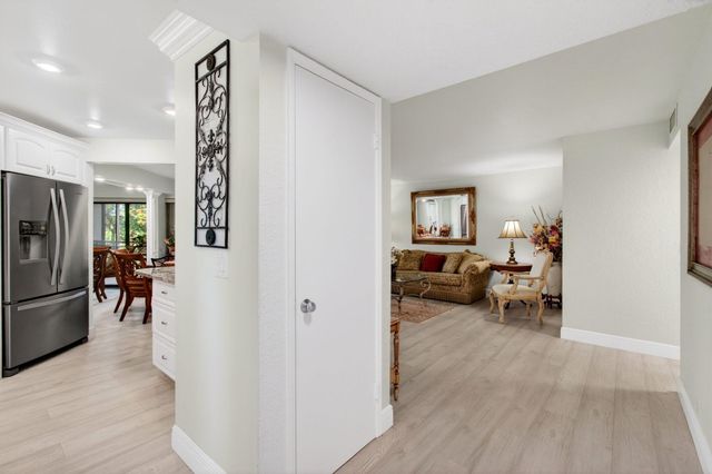 5750 Camino Del Sol 201, Boca Raton, FL 33433