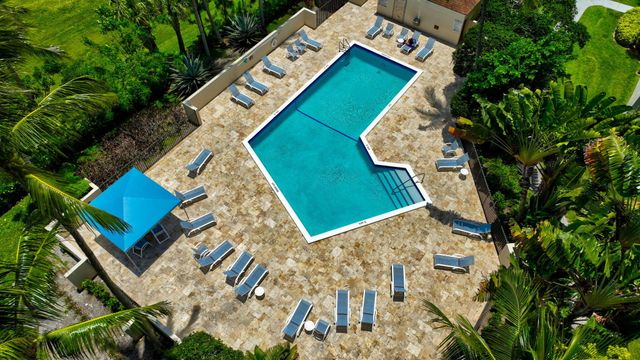 5750 Camino Del Sol 201, Boca Raton, FL 33433
