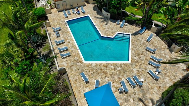 5750 Camino Del Sol 201, Boca Raton, FL 33433