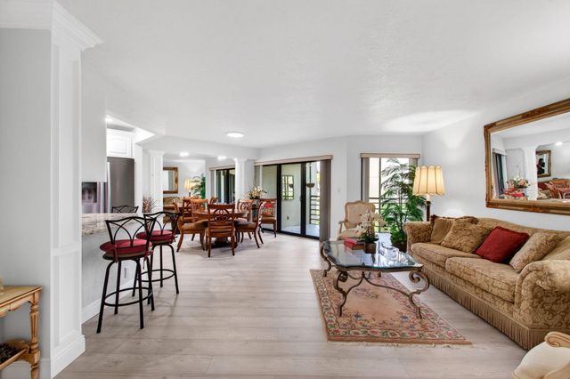 5750 Camino Del Sol 201, Boca Raton, FL 33433