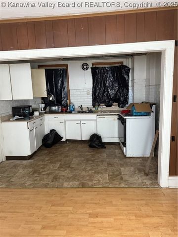 112 Park Drive, Charleston, WV 25302