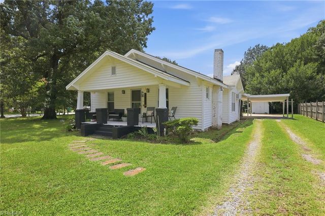 106 Crestwood Circle, High Point, NC 27260