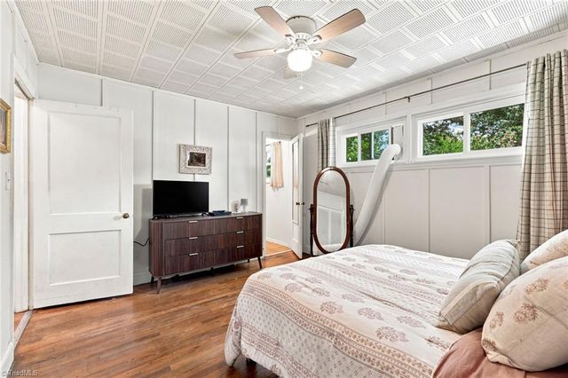 106 Crestwood Circle, High Point, NC 27260