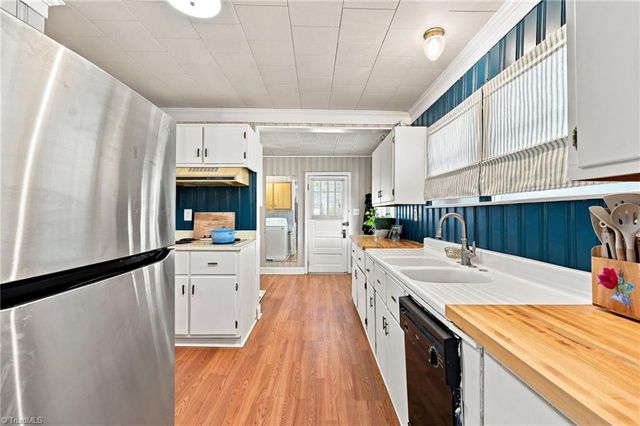 106 Crestwood Circle, High Point, NC 27260
