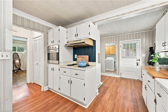 106 Crestwood Circle, High Point, NC 27260