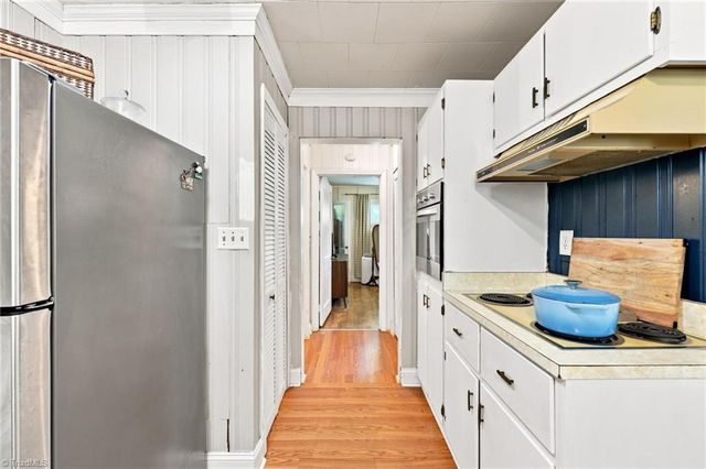 106 Crestwood Circle, High Point, NC 27260