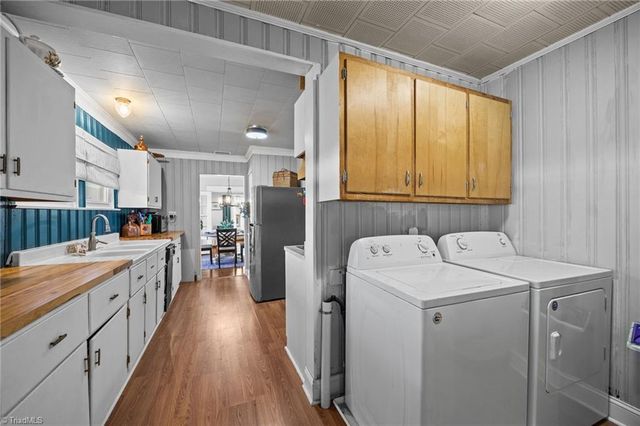106 Crestwood Circle, High Point, NC 27260