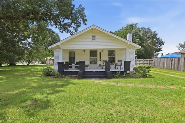 106 Crestwood Circle, High Point, NC 27260