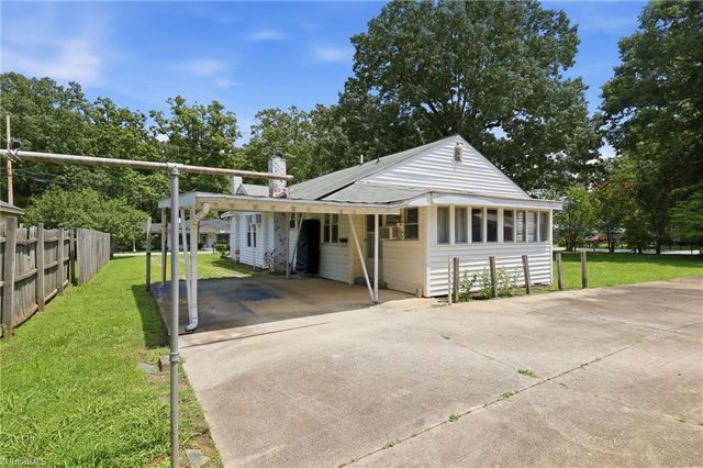 106 Crestwood Circle, High Point, NC 27260