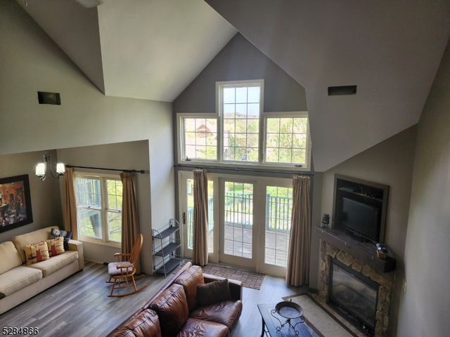 1 Pine Crescent 23, Vernon Twp., NJ 07462