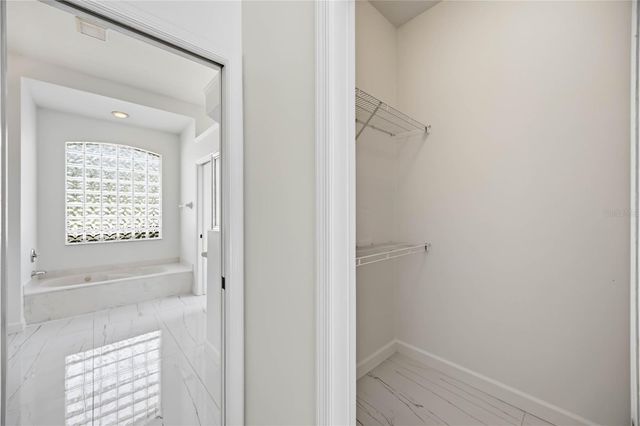 562 OAK BAY DRIVE, Osprey, FL 34229