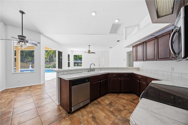 562 OAK BAY DRIVE, Osprey, FL 34229