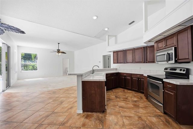 562 OAK BAY DRIVE, Osprey, FL 34229