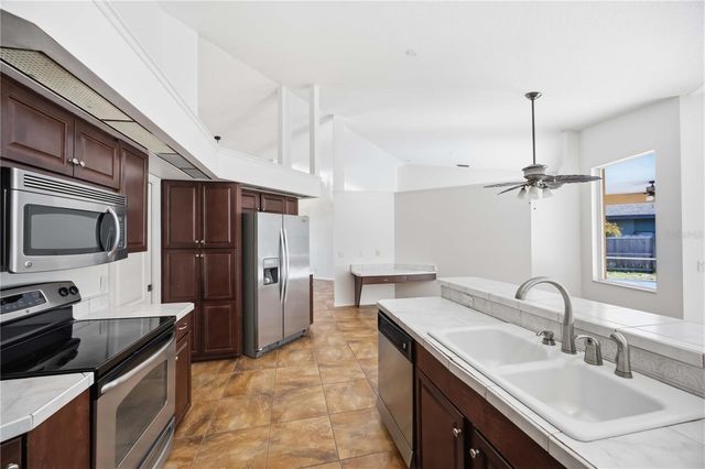 562 OAK BAY DRIVE, Osprey, FL 34229