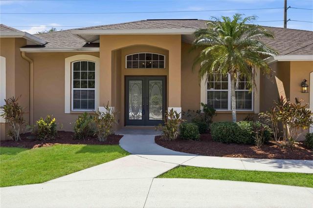 562 OAK BAY DRIVE, Osprey, FL 34229
