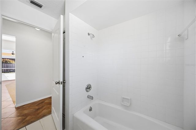 562 OAK BAY DRIVE, Osprey, FL 34229