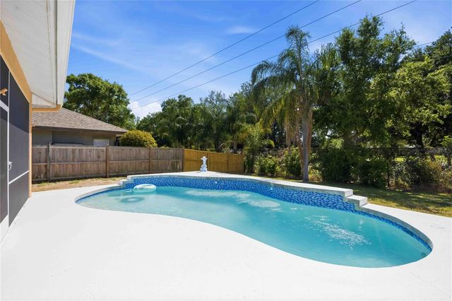 562 OAK BAY DRIVE, Osprey, FL 34229