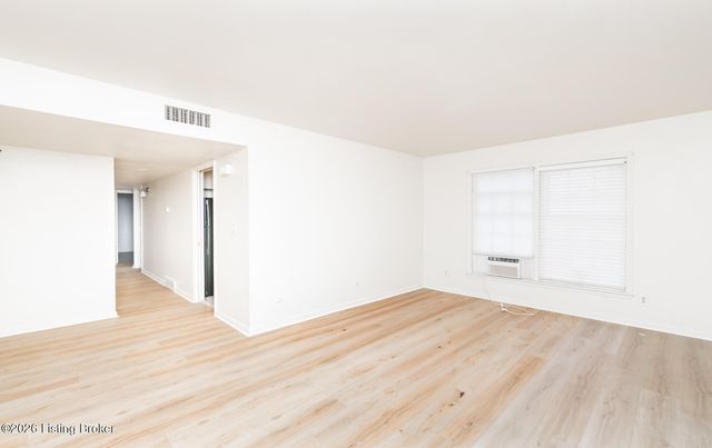 2515 Brownsboro Rd 4, Louisville, KY 40206